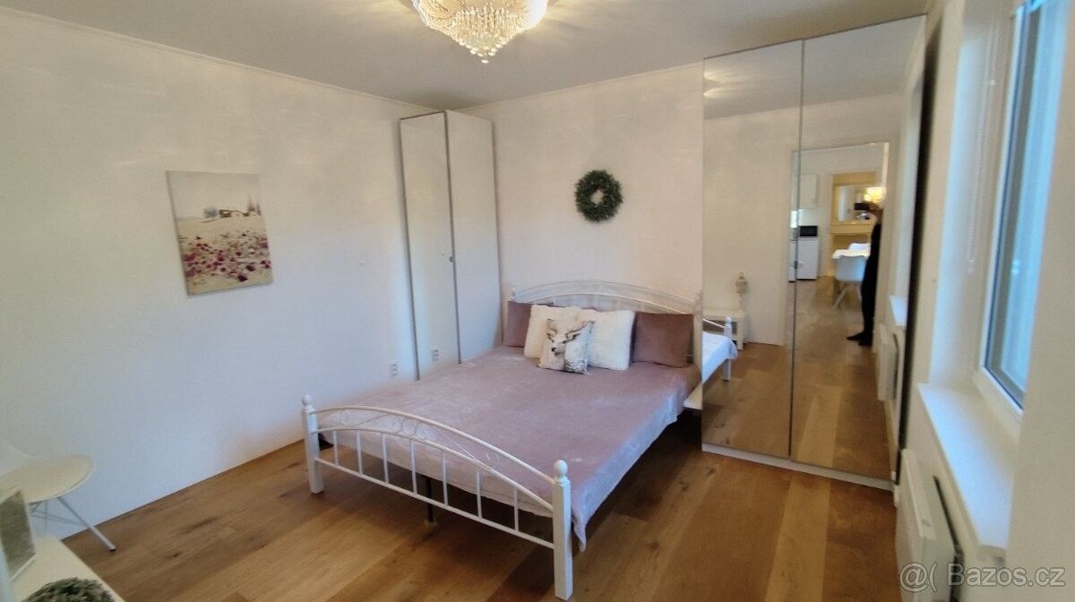 Pronájem byt - Kamenice, 251 68