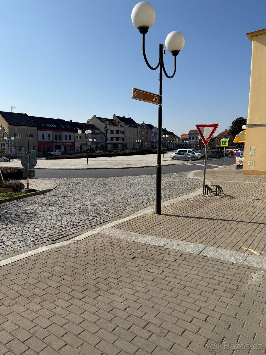 Pronájem obchodní prostory - Bzenec, 696 81