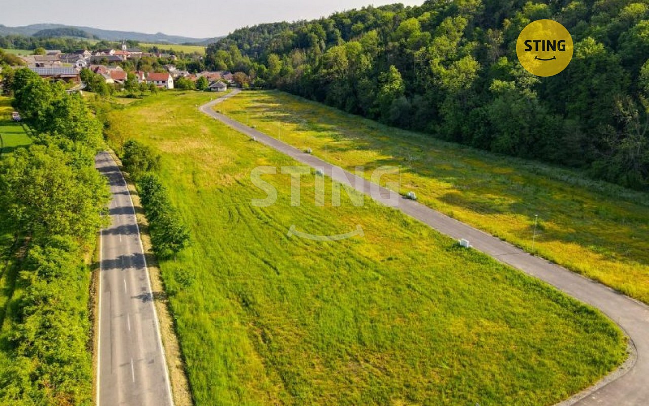 Pozemek pro bydlení, 911 m²