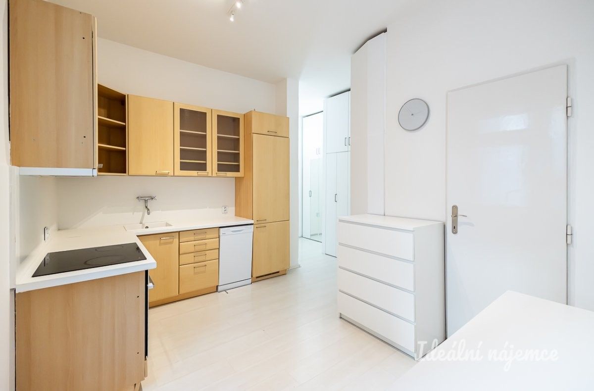 1+1, Františka Křížka, Praha, 48 m²