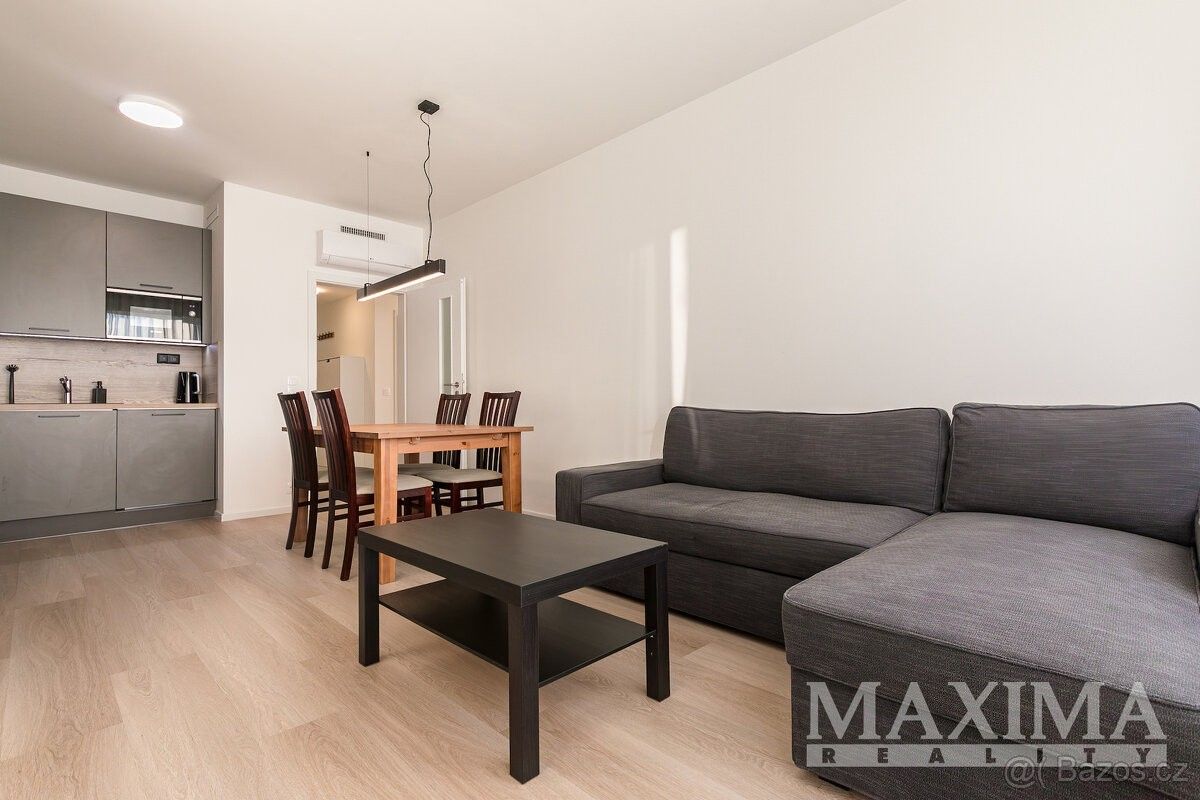 Pronájem byt - Praha, 100 00