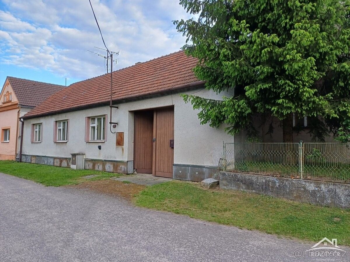 Rodinné domy, Tavíkovice, 671 40