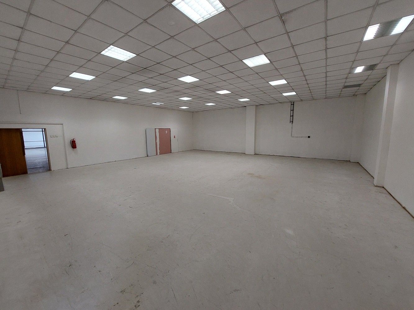 Sklady, Břeclav, 120 m² - 1