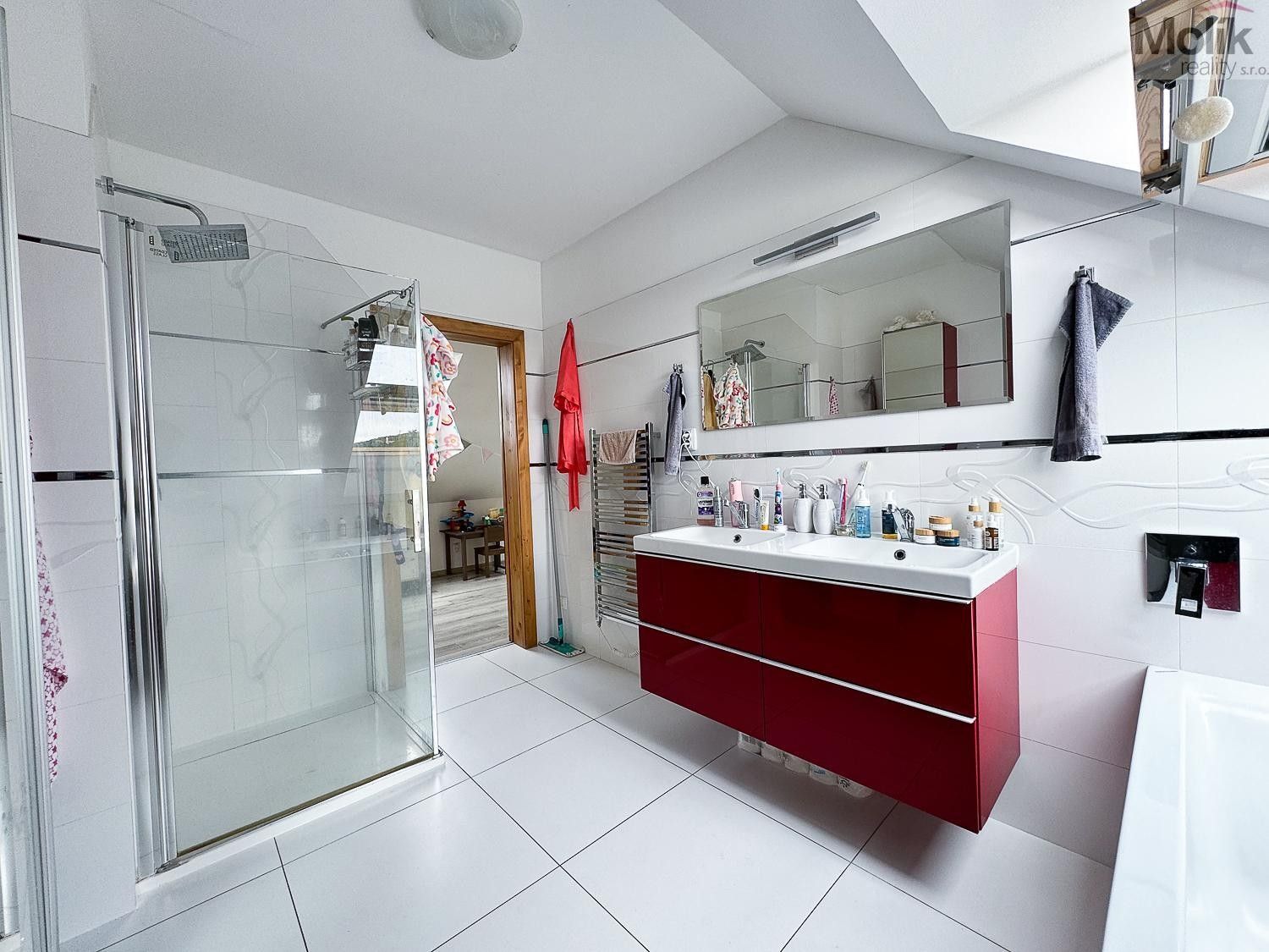 Prodej rodinný dům - Hrobčice Razice, 244 m² - 5