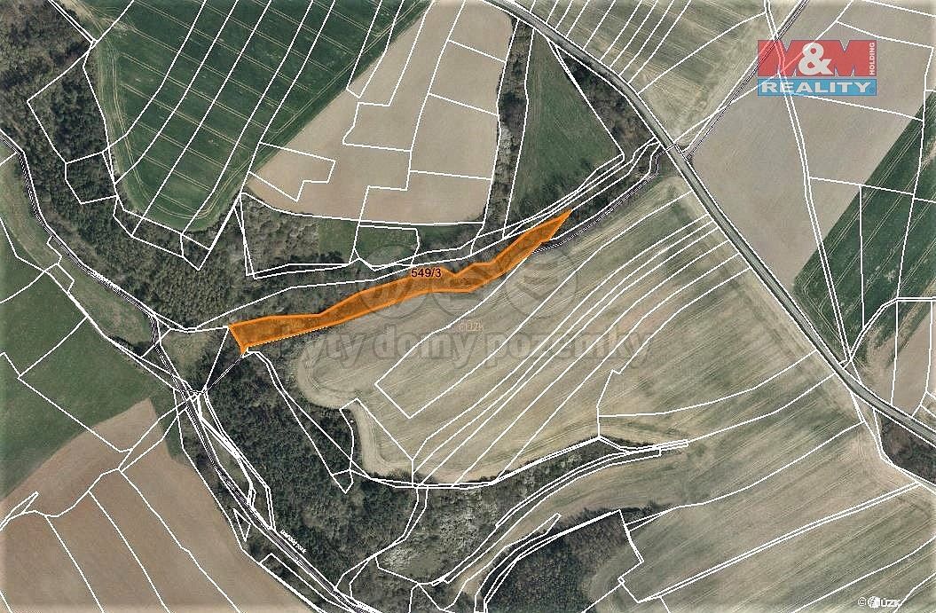 Les, 4 593 m²