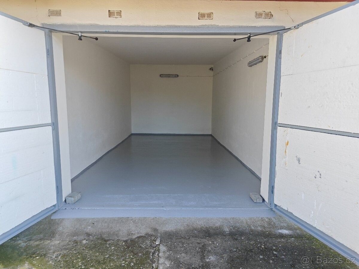 Garáže, Otrokovice, 765 02