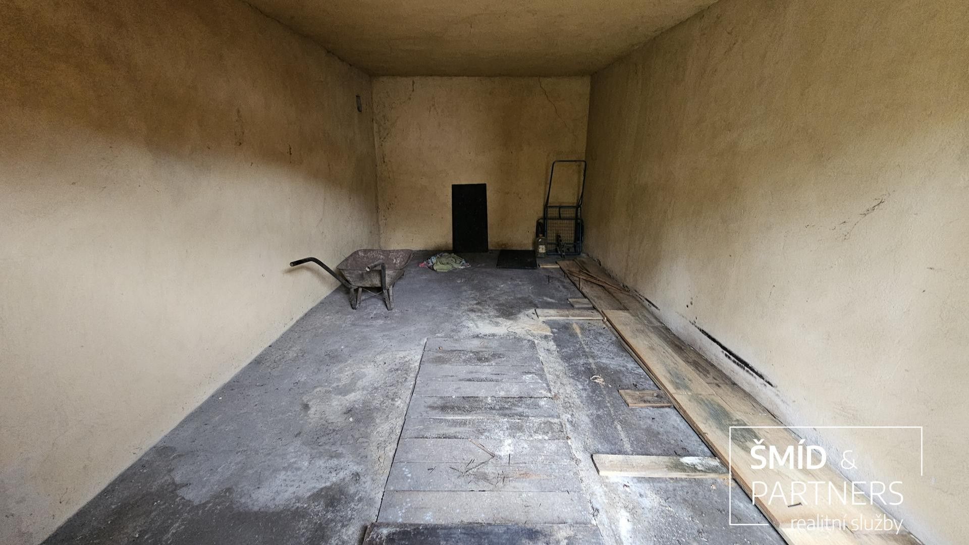 Pronájem garáž - V, Kolín, 18 m²