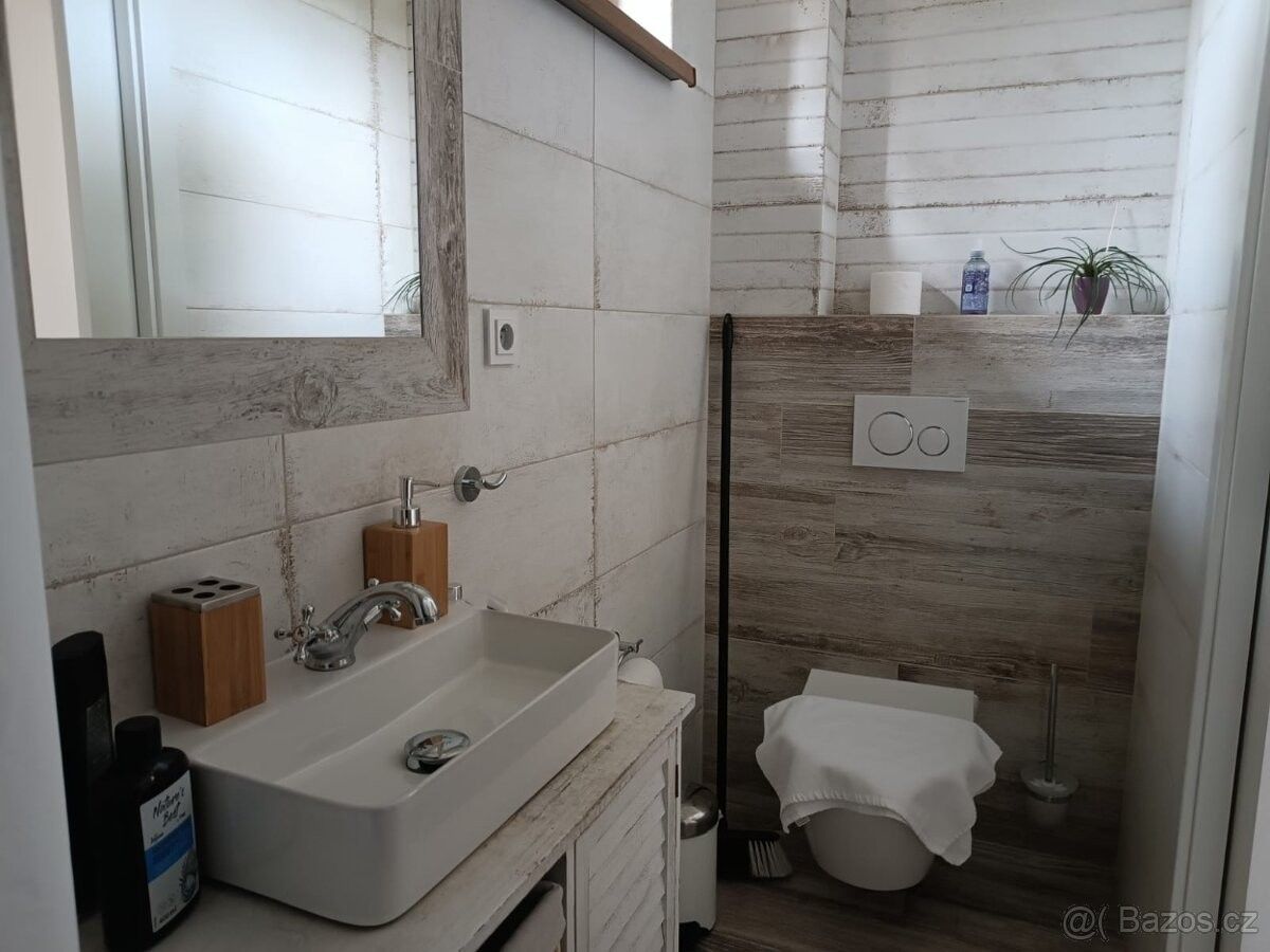 Pronájem kancelář - Praha, 196 00