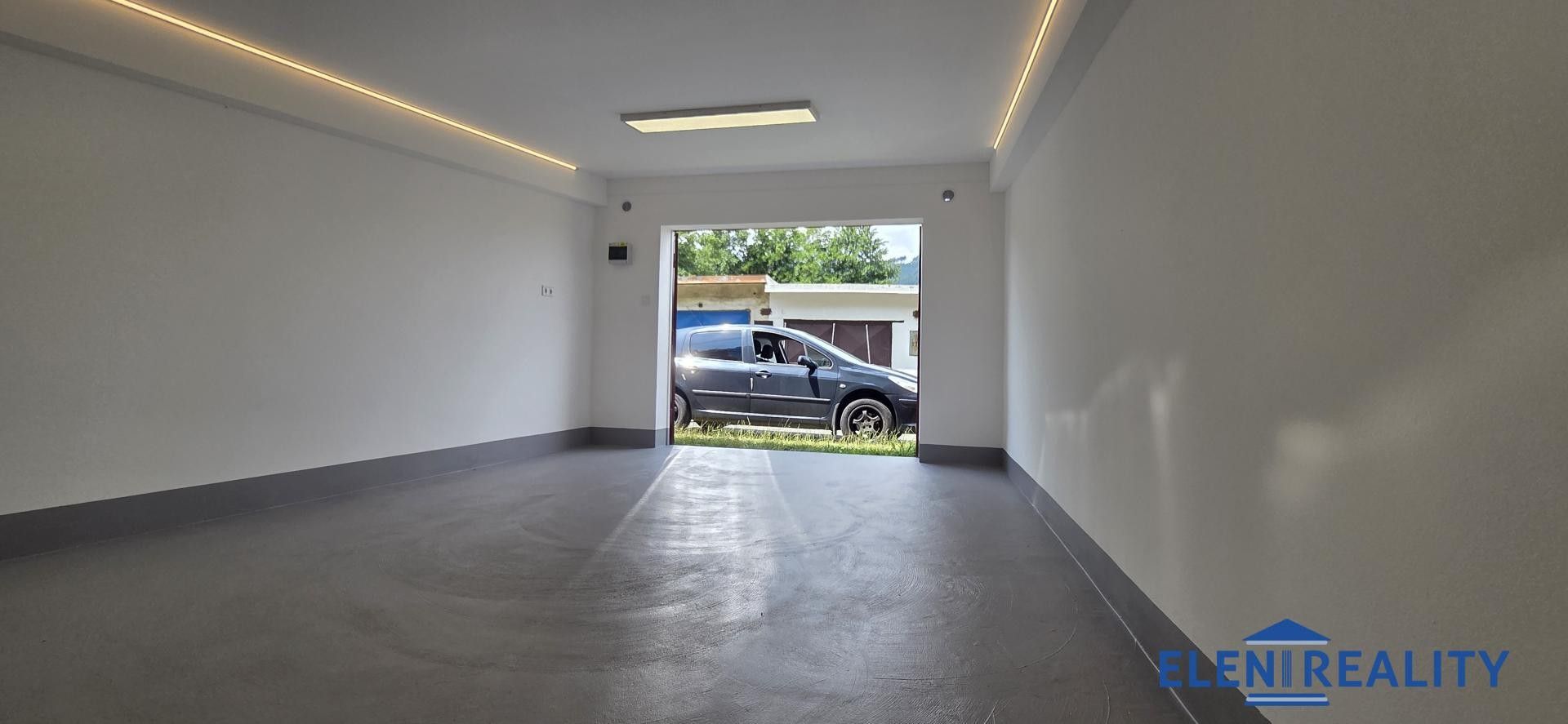 Garáže, U Zahradnictví, Česká Ves, 26 m² - 1
