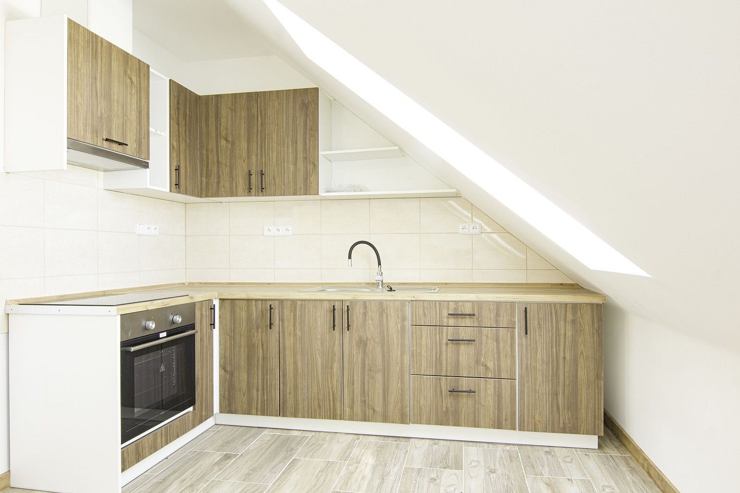 Prodej byt 4+kk - Vratěnín, okres Znojmo, Jihomoravský kraj, 99 m² - 2