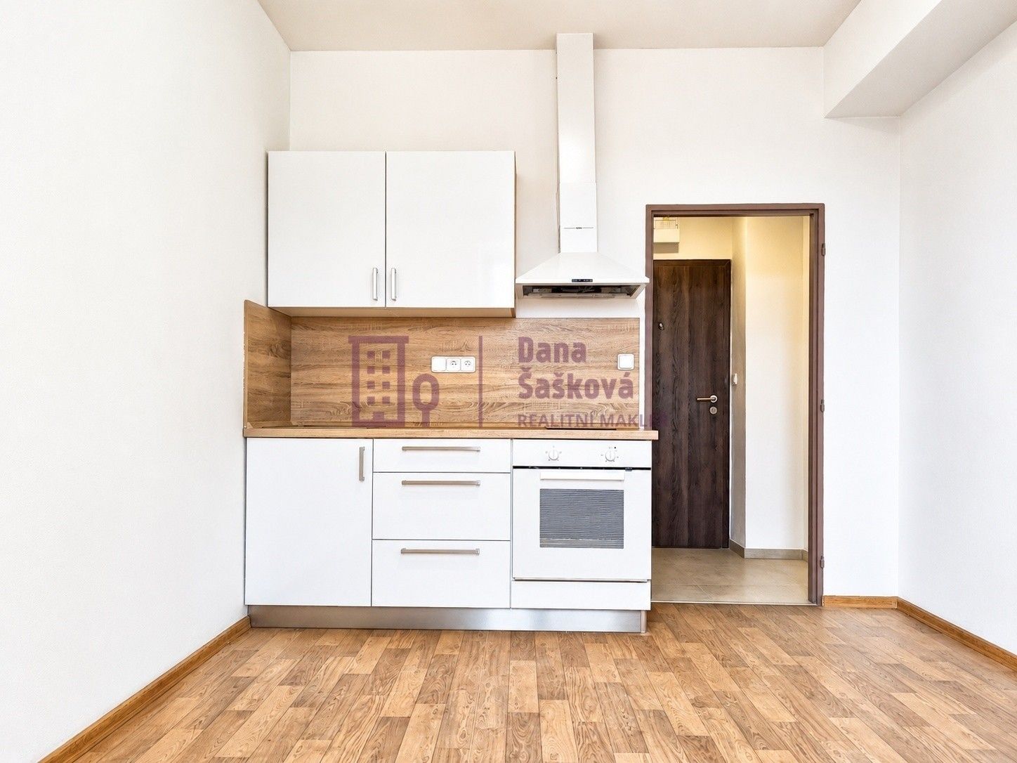 1+kk, nám. Míru 165, Jindřichův Hradec I, 16 m²