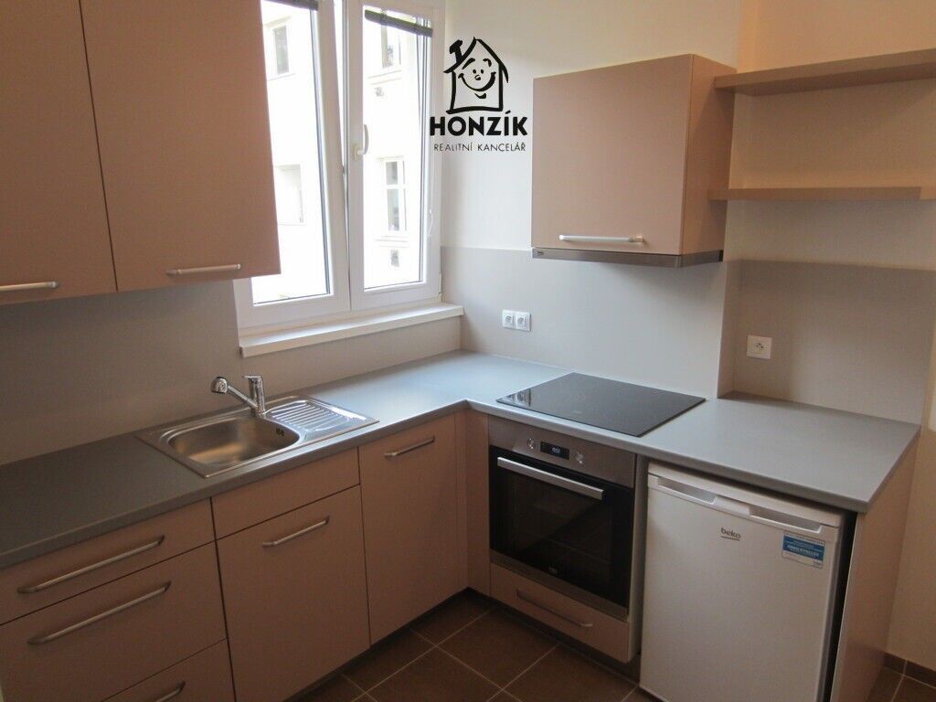 1+kk, Komunardů, Praha, 37 m² - 1