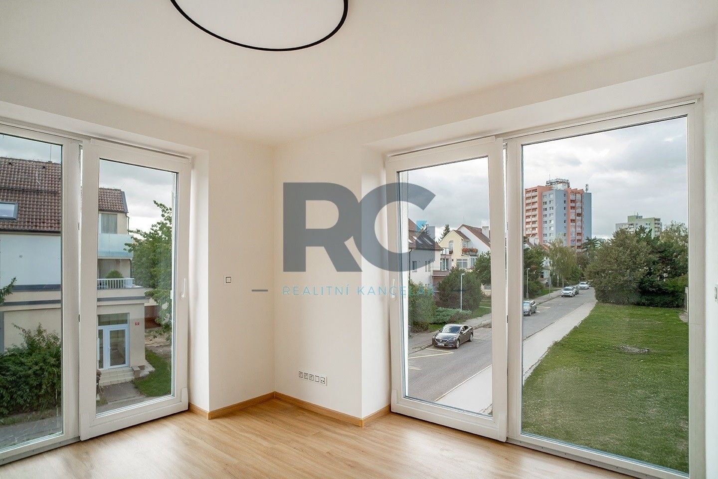 Prodej byt 2+kk - Velešínská 405, Praha Letňany, 60 m² - 5