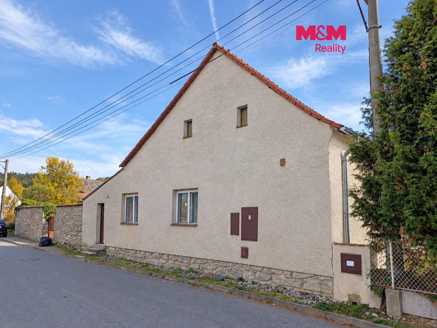 Hiša, 110 m², zemljišče 6076 m²