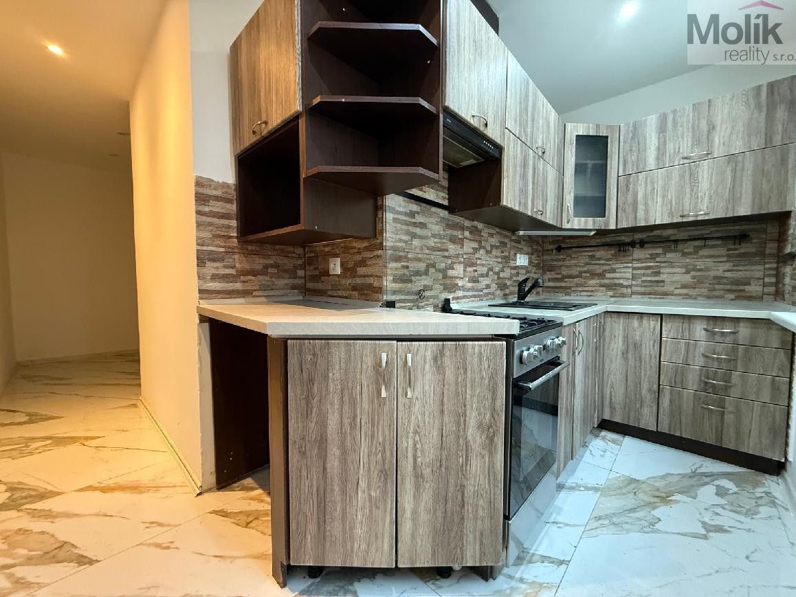 3+1, Sídliště Za Chlumem, Bílina, 65 m²