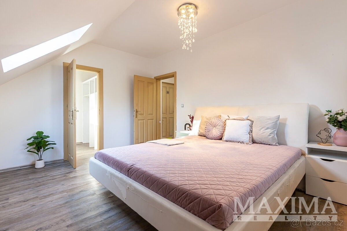 Prodej byt 4+1 - Dolní Břežany, 252 41, 171 m²