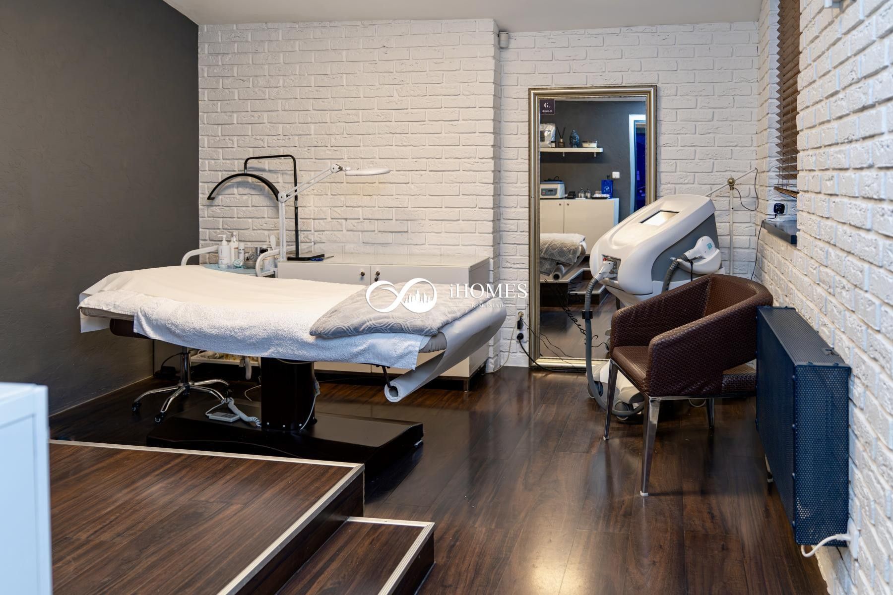 Obchodní prostory, Korunní, Praha, 136 m²