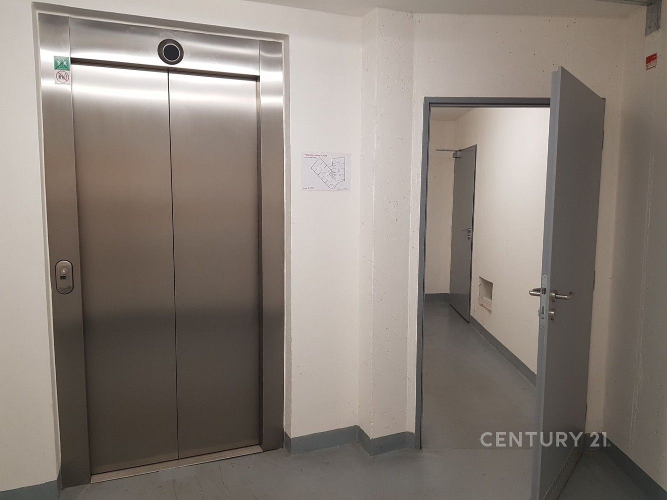 Nemovitost · 9 m² · Plzeň - Jižní Předměstí, okres Plzeň-město, Plzeňský kraj - 4