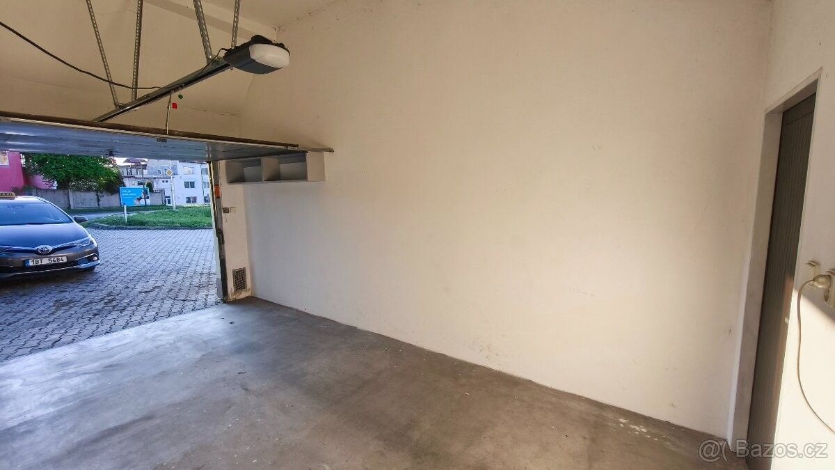 Pronájem garáž - Rohatec, 696 01