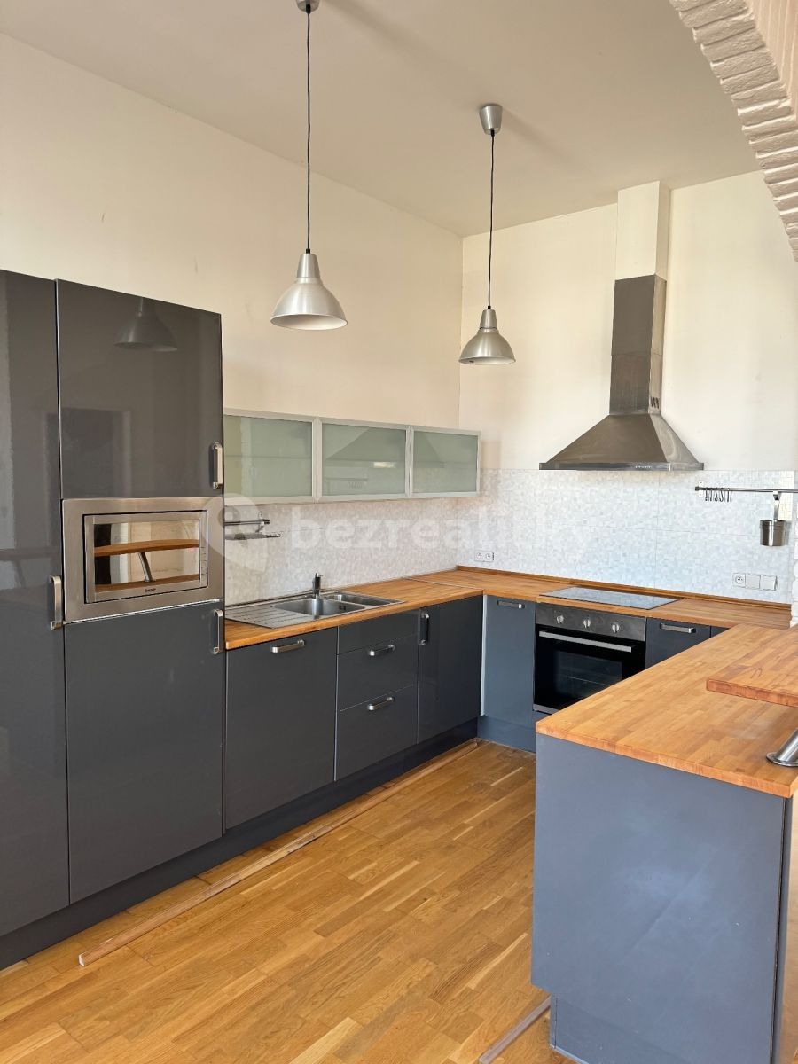 Pronájem byt 3+kk - Revoluční, Krnov - Krnov-Horní Předměstí, Moravskoslezský kraj, 84 m² - 2