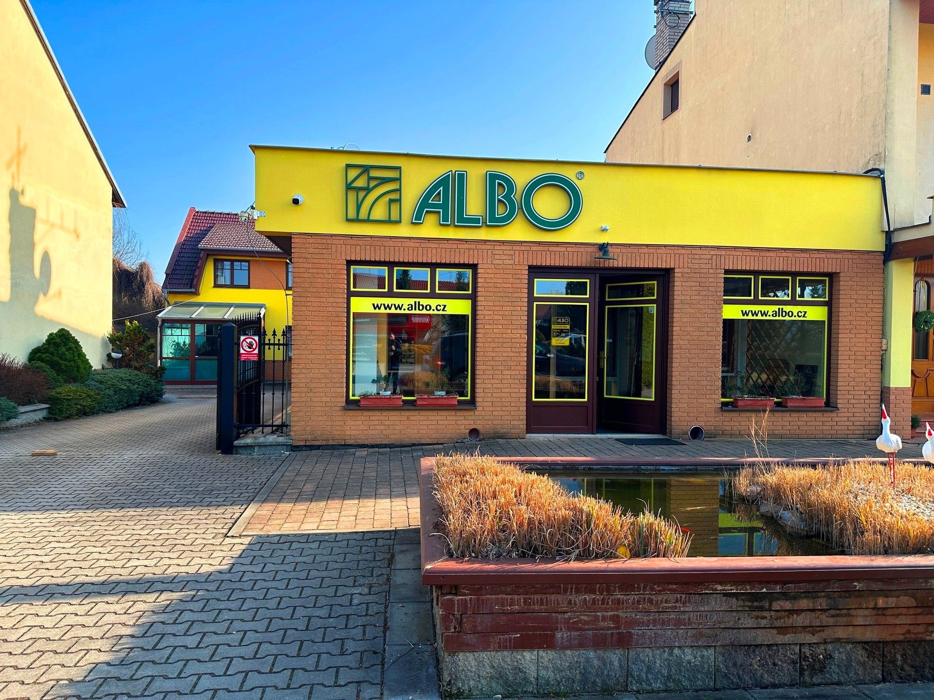 Obchodní prostory, 2 800 m²