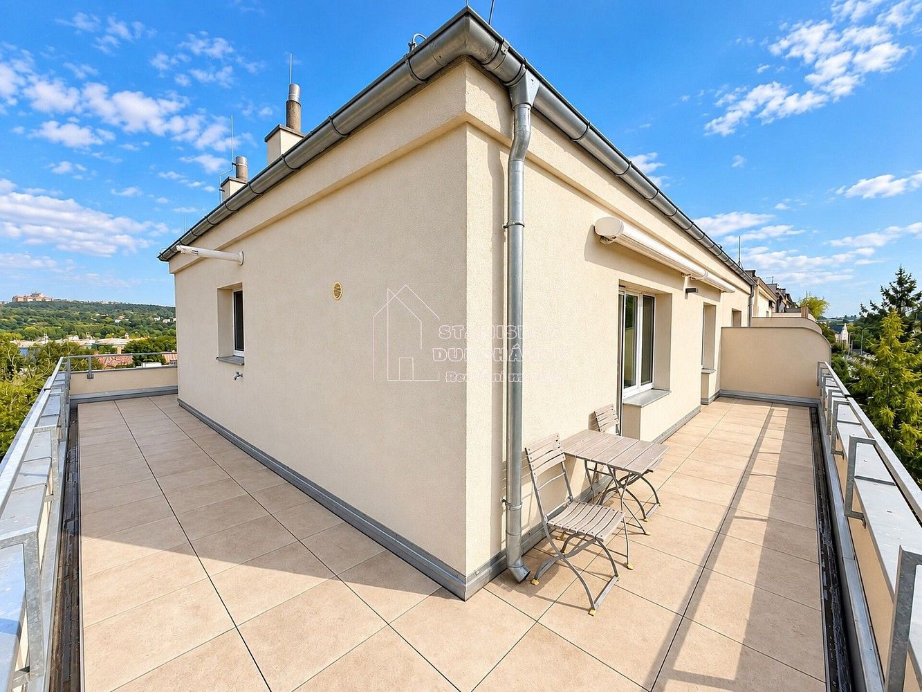 3+kk, Ve struhách, Praha 6 - Bubeneč, 110 m² - 2