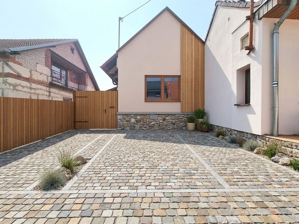 Rodinné domy, Čejkovice, 696 15