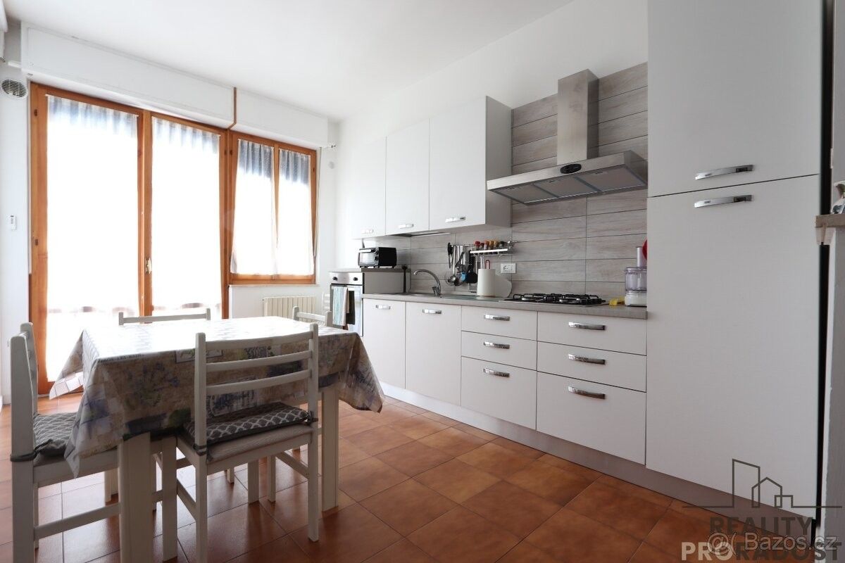 Prodej byt - 987 66, Zahraničí