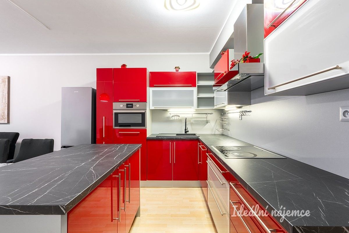 3+kk, Athénská, Praha, 78 m²