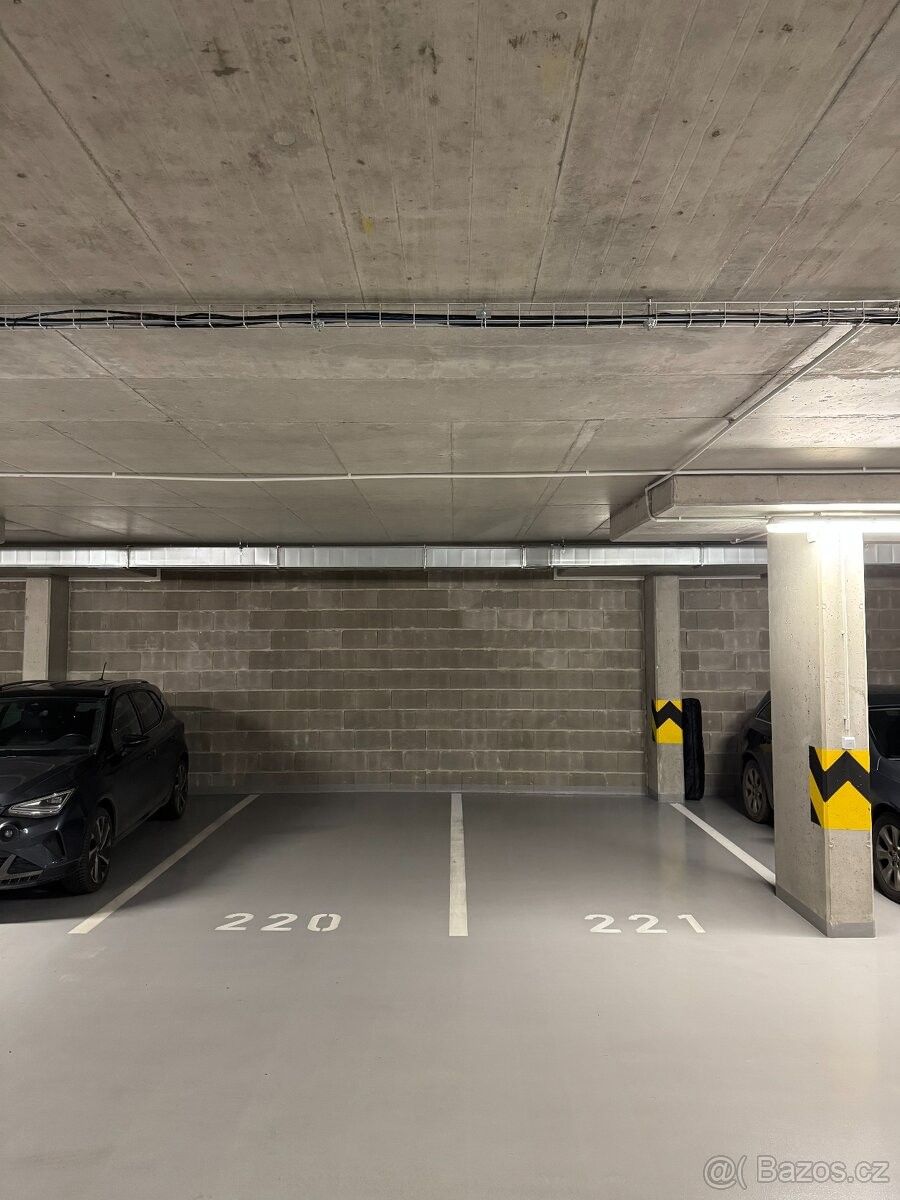 Garáže, 111 01, Praha 10