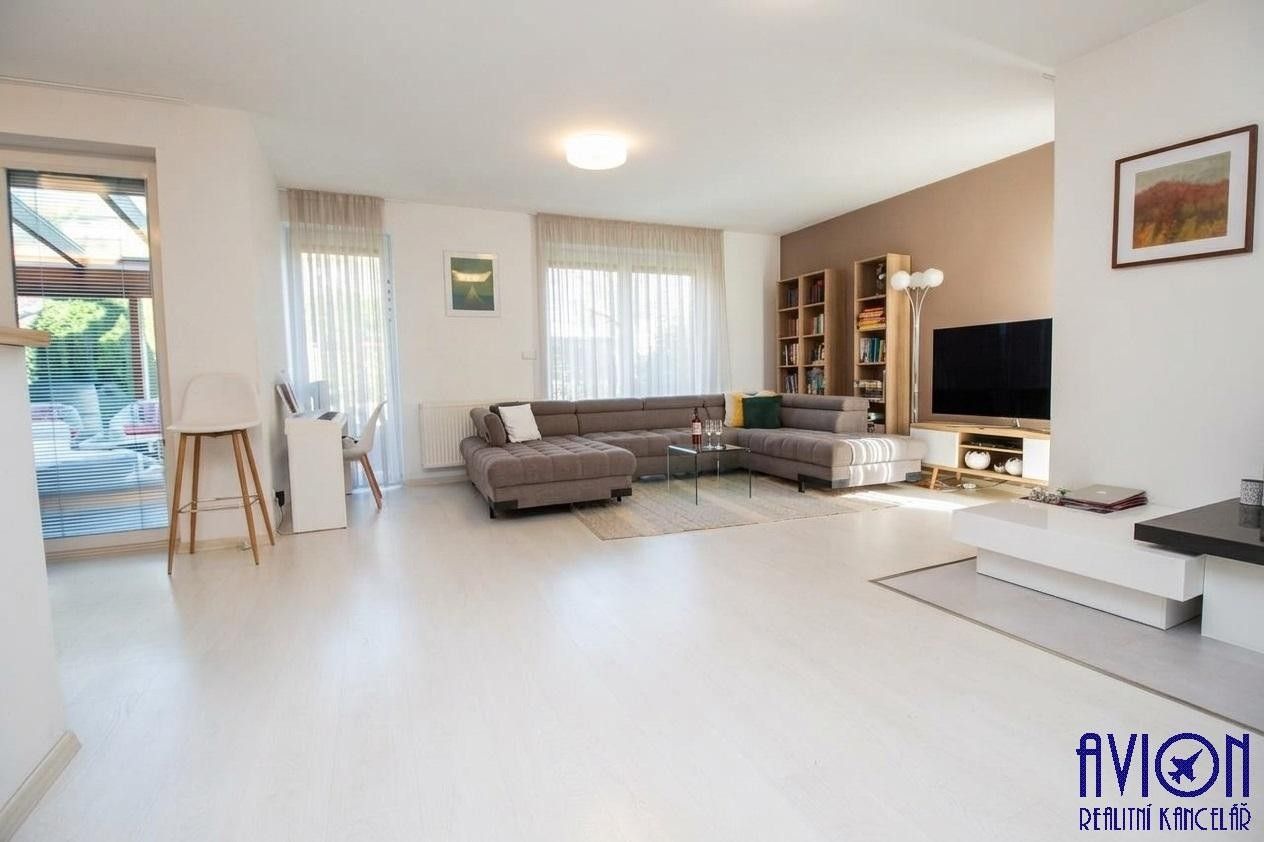 Pronájem rodinný dům - Jindřicha Jindřicha, Praha, 142 m² - 5