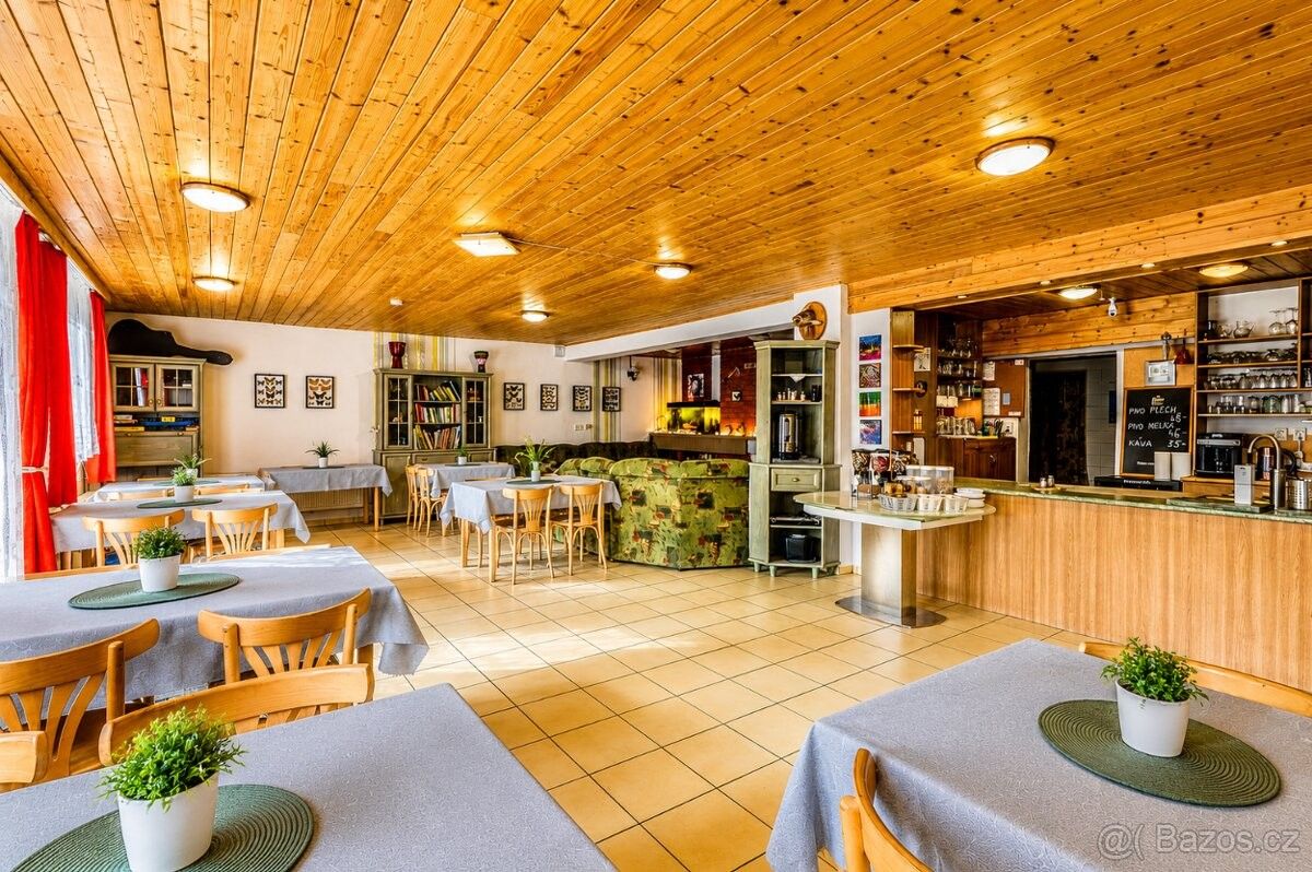 Restaurace · Chvalčov, 768 72 - 3