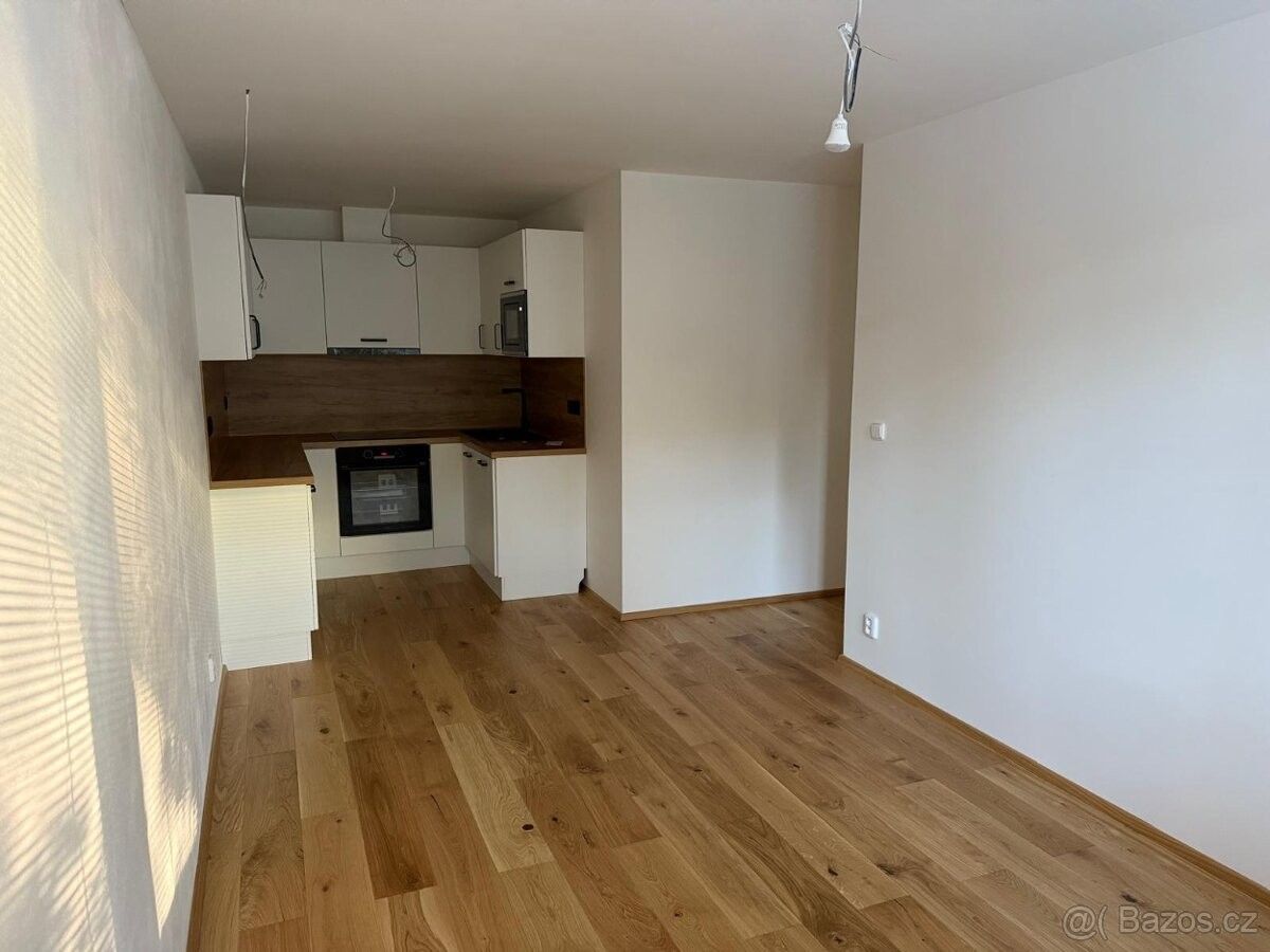 Prodej byt - Průhonice, 252 43