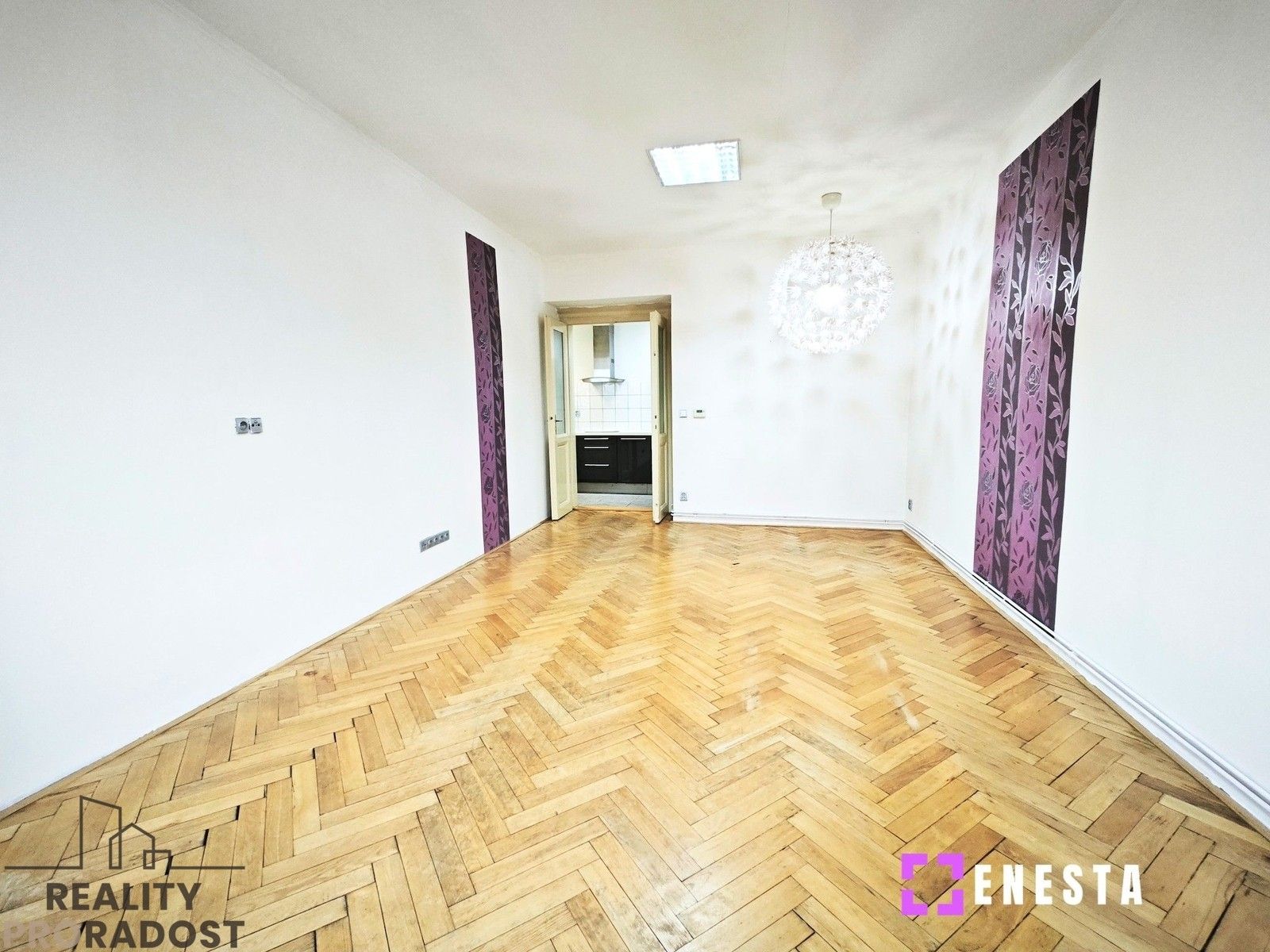 Pronájem byt 2+1 - náměstí Generála Kutlvašra 590, Praha, 54 m²