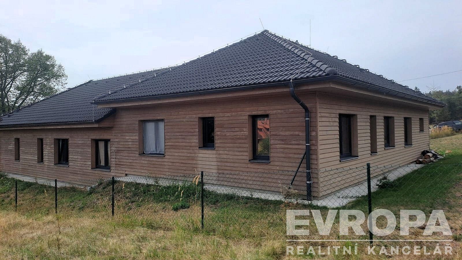 Prodej rodinný dům - Neveklov - Nebřich, okres Benešov, 378 m² - 2