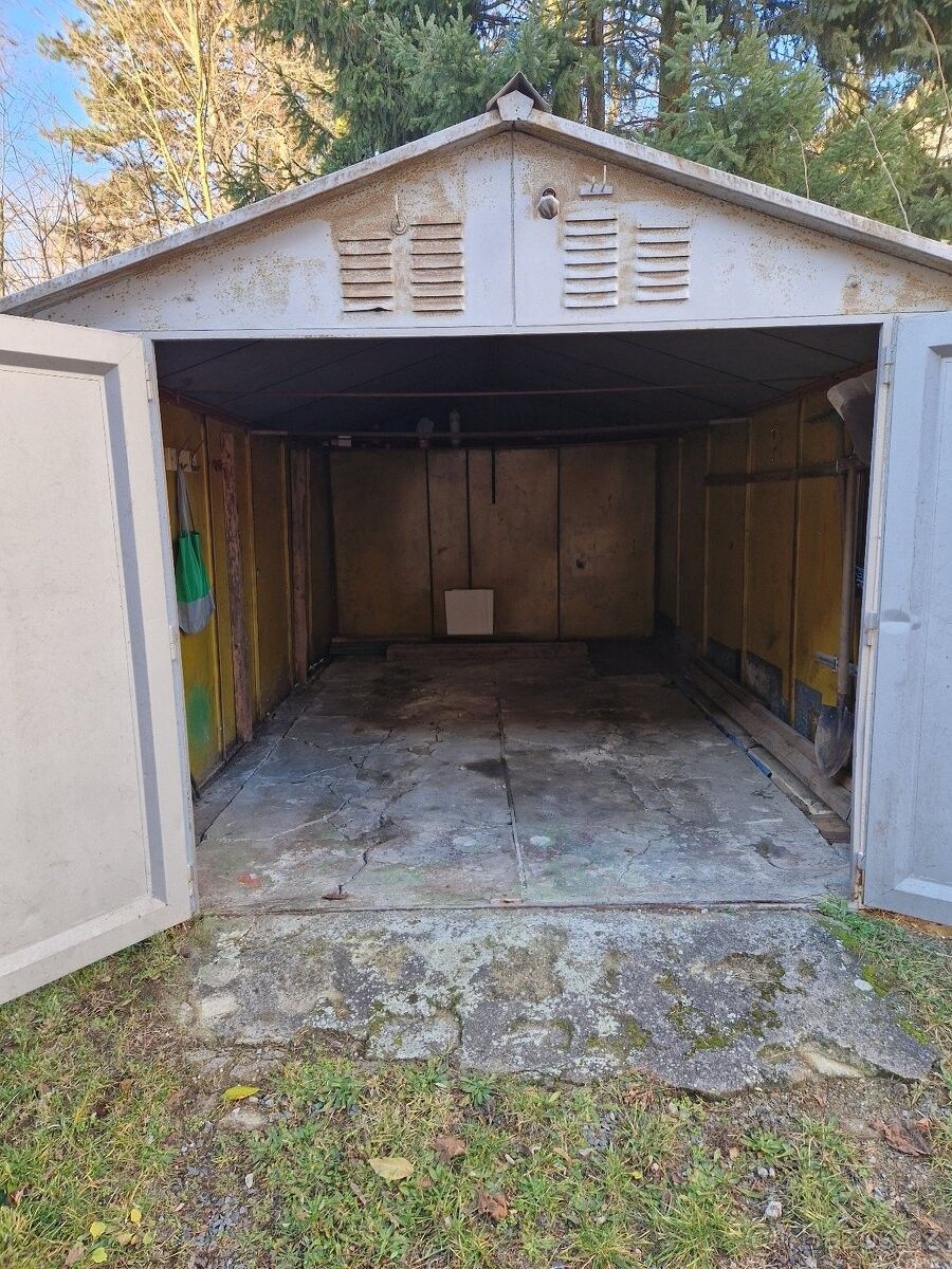 Garáže, Benešov u Prahy, 256 01 - 1