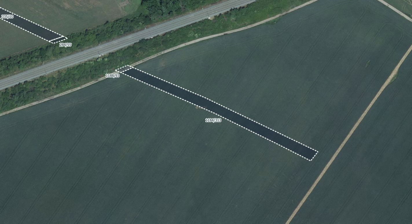 Prodej zemědělský pozemek - Týnec