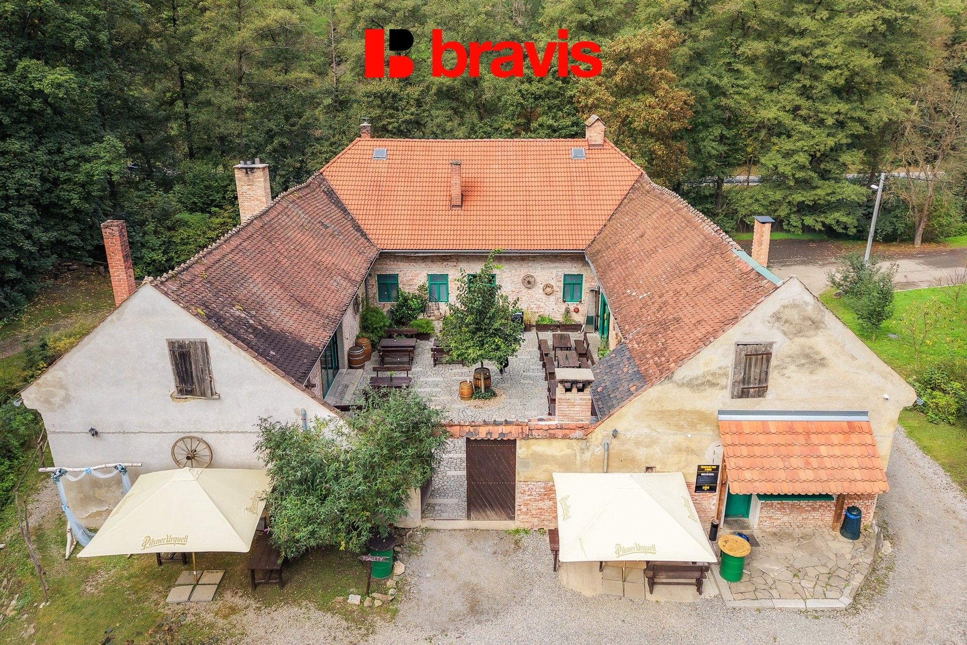 Restaurace, Rakovecká, Brno, 500 m²