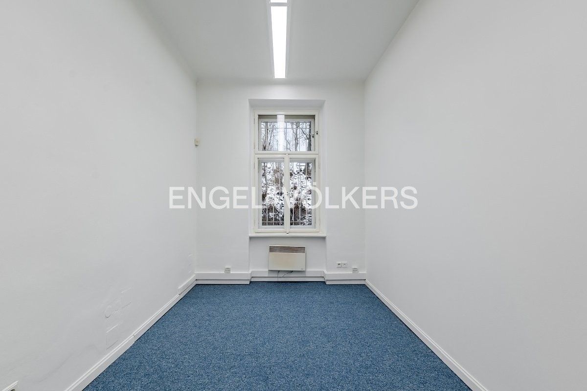 Pronájem kancelář - Bieblova, Praha, 89 m²