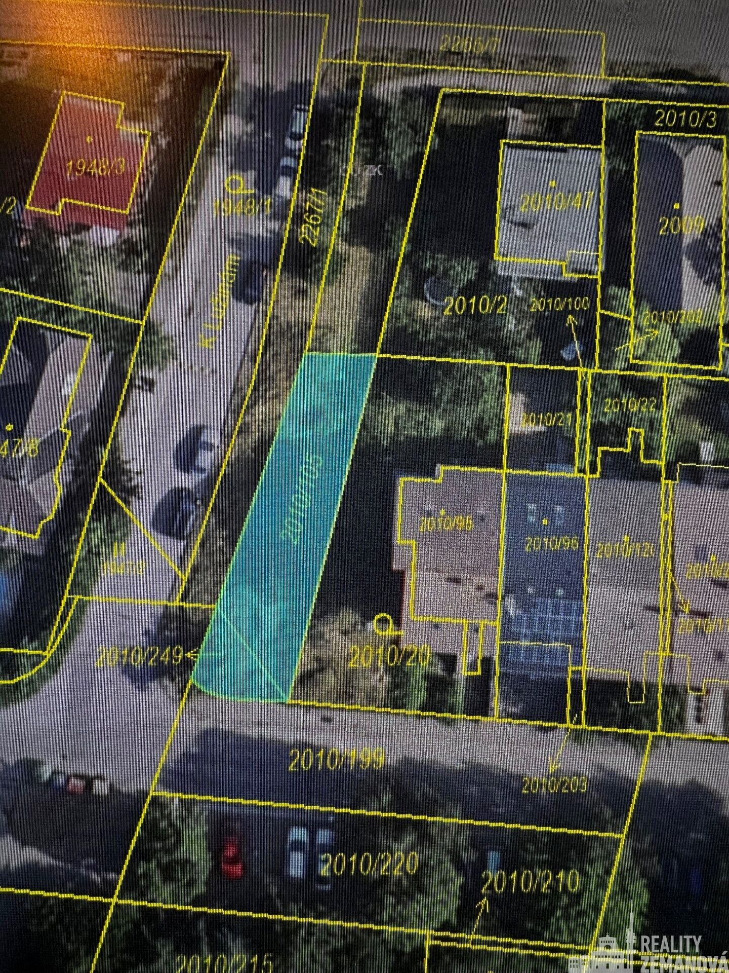 Pronájem pozemek - K zahrádkám, Praha, 221 m²