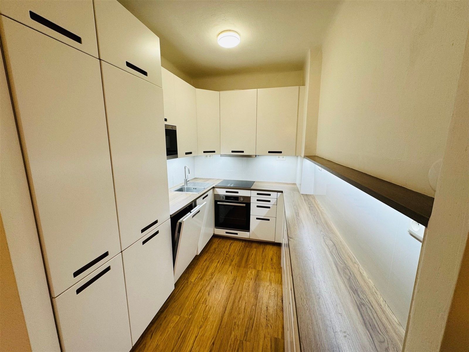 2+kk, Jiskrova, Praha, 64 m²