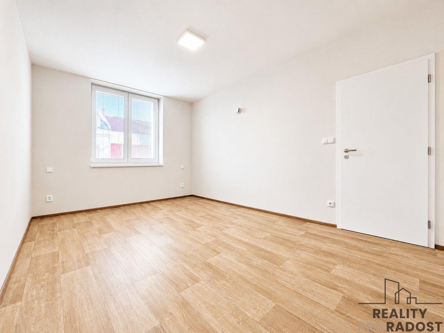Pronájem byt 2+kk - Národní třída 301, Hodonín, 52 m² - 5