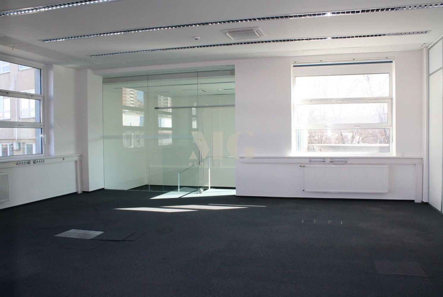 Obchodní prostory · 111 m² · Praha - Horní Počernice, okres Praha 20, Hlavní město Praha - 4