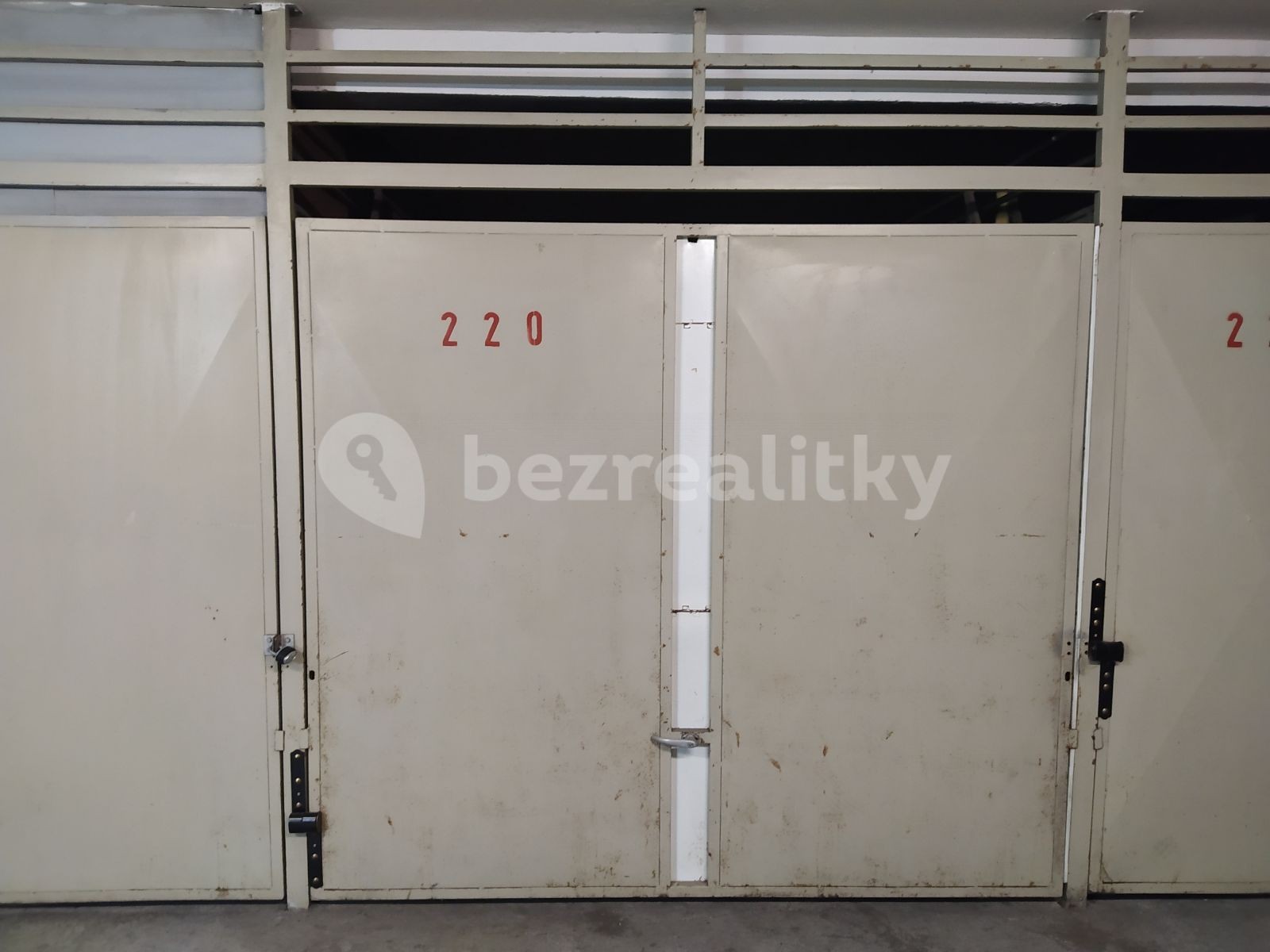 Garáž · 13 m² · K Dolům, Praha - Modřany - 3
