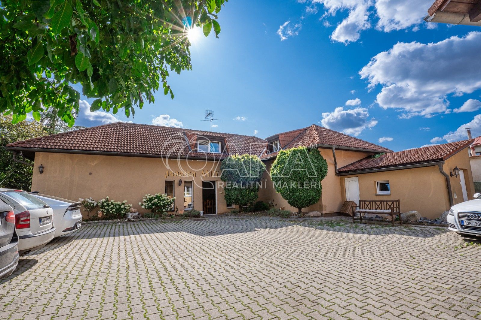 Ubytovací zařízení, Hlavní, Jirny, 518 m²