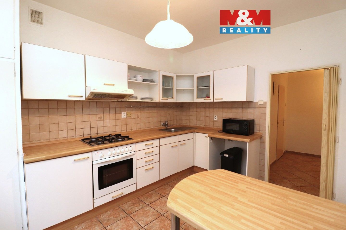 2+1, S. K. Neumanna, Ostrov, 64 m²