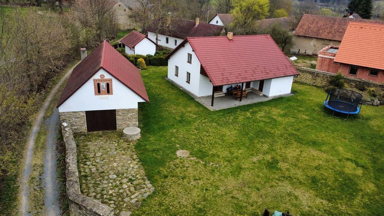 Chaty, Nechvalice - Bratříkovice u Nechvalic, Středočeský kraj