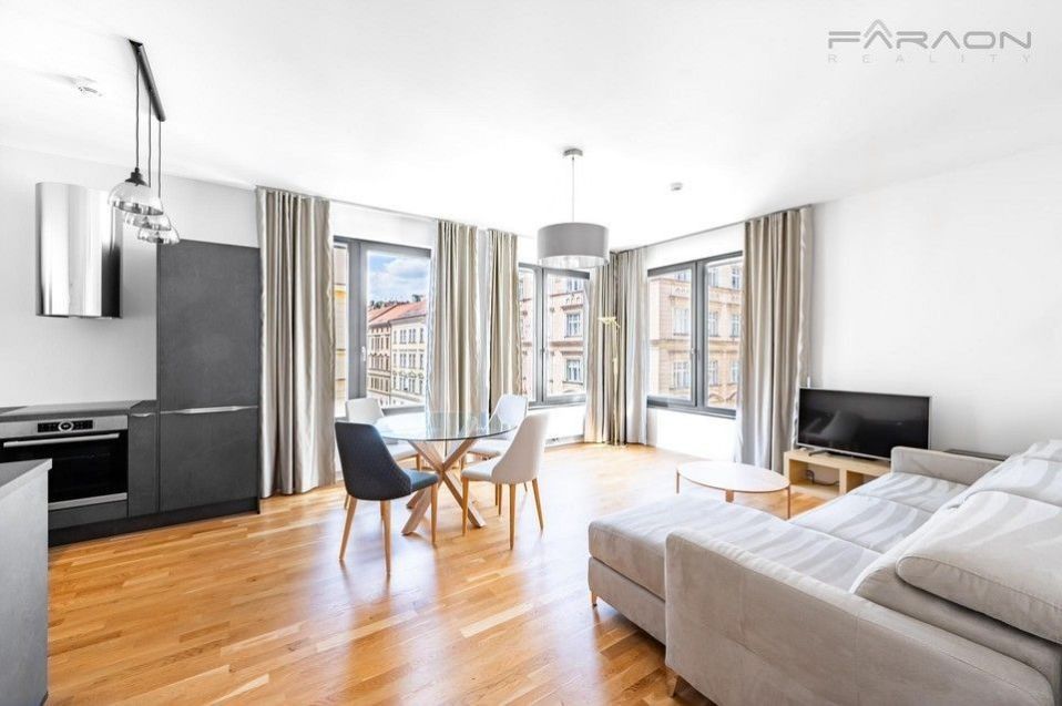 3+kk, Grafická, Praha, 74 m²