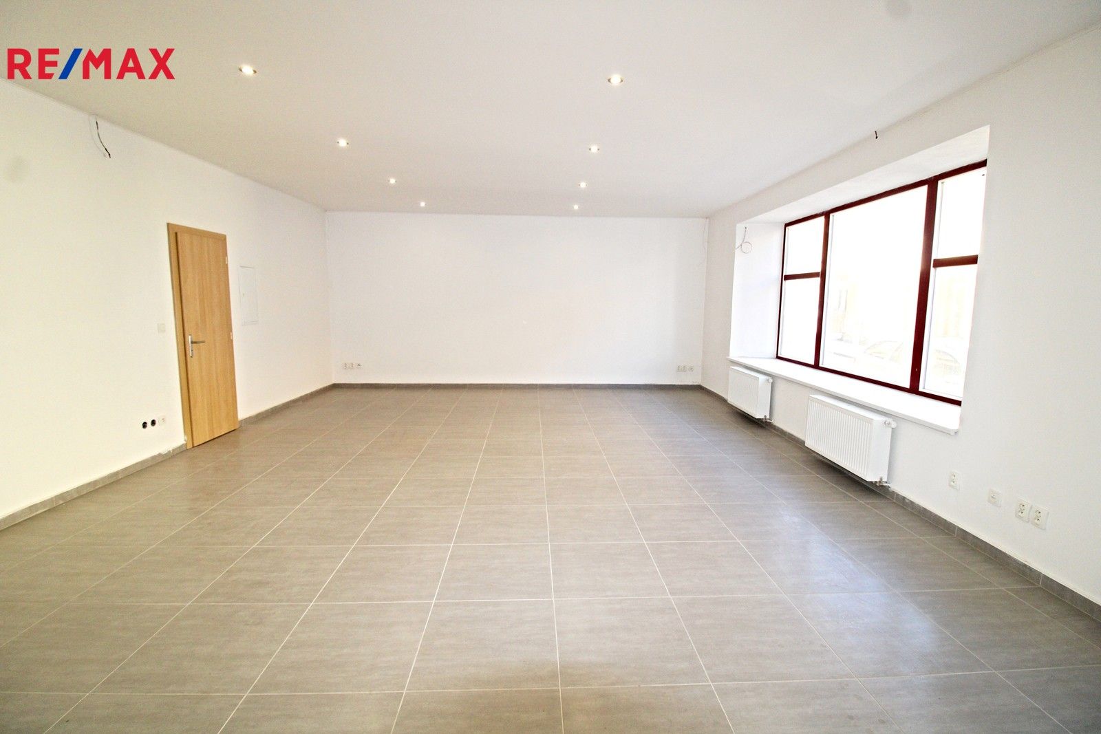 Pronájem obchodní prostory - Kostelní, Kaplice, 64 m²