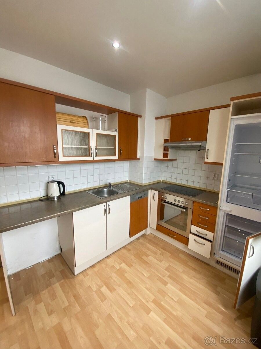 Pronájem byt - Klecany, 250 67